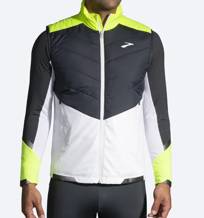 Brooks | Run Visible Insulated Vest | Men's | White/Asphalt/Nightlife